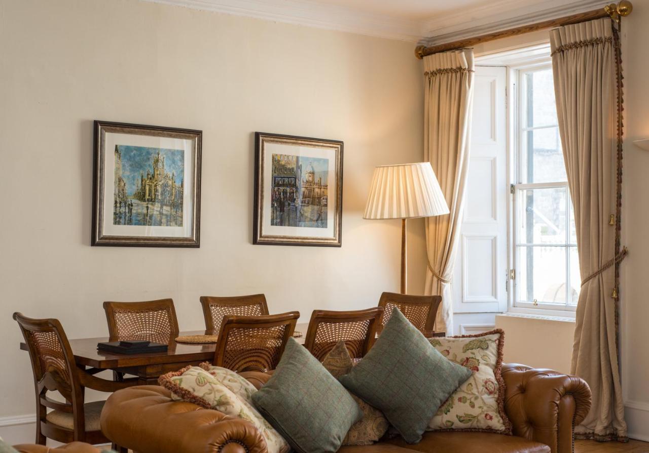Parliament Sq Apartment