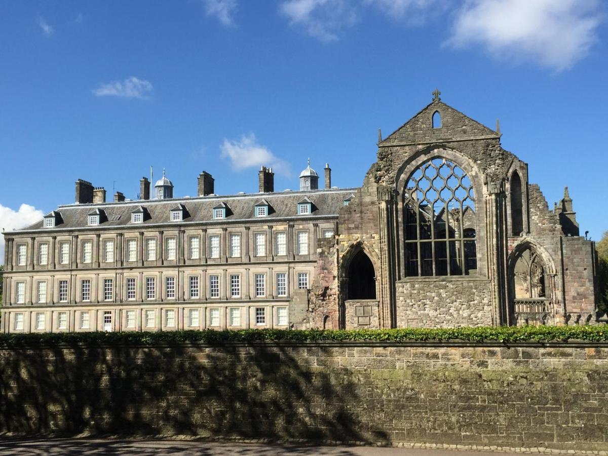 Next Door To Holyrood Palace And Arthur's Seat Bed & Breakfast *