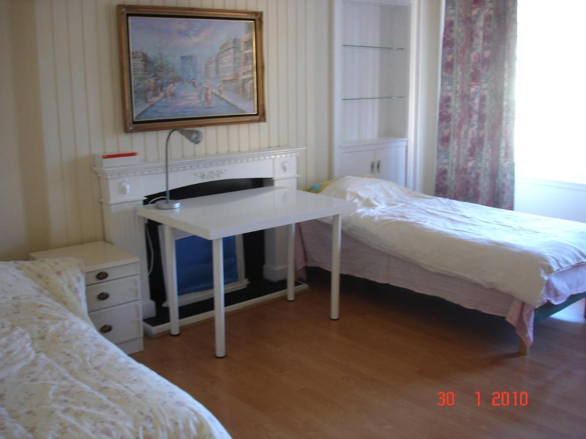 Clerk Street Apartment *