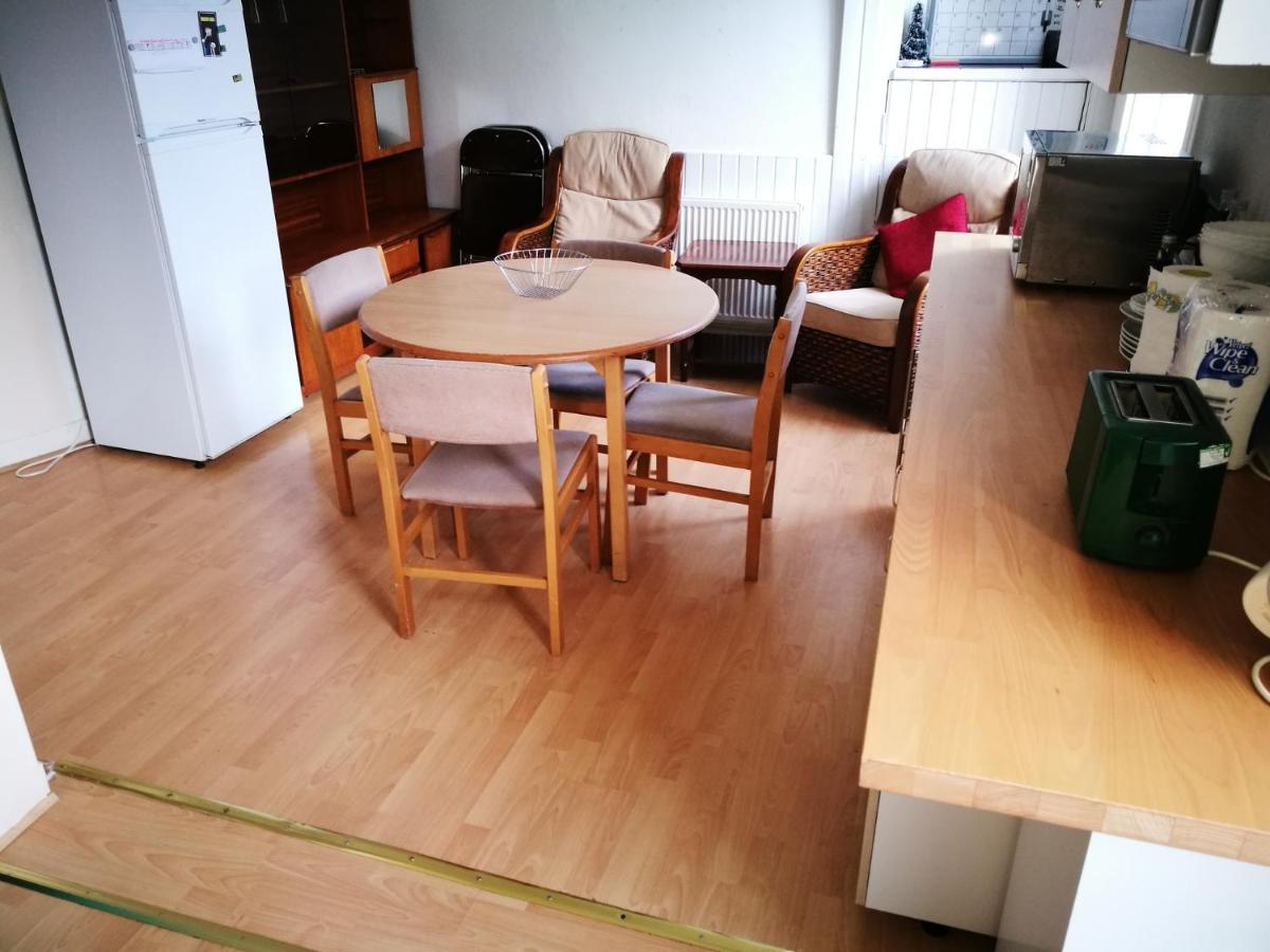 Clerk Street Apartment *