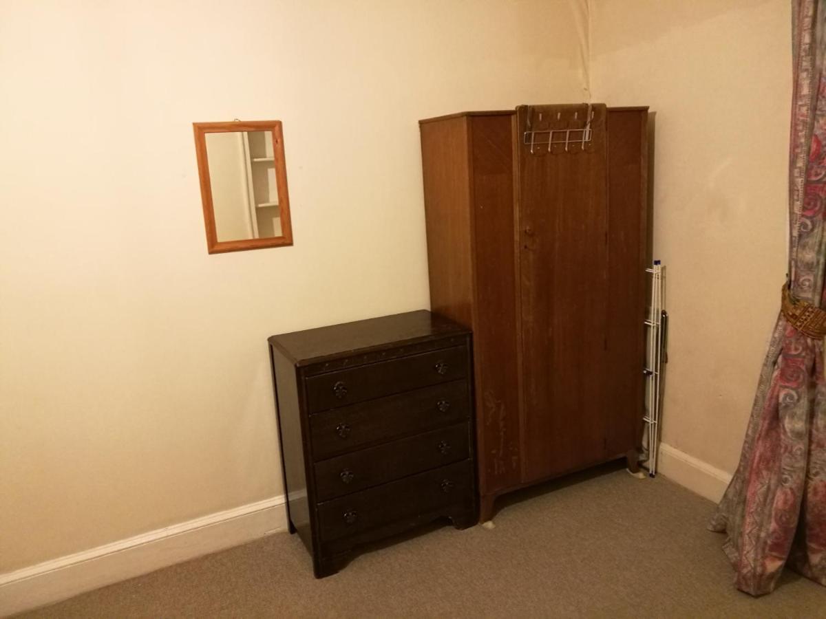 Clerk Street Apartment