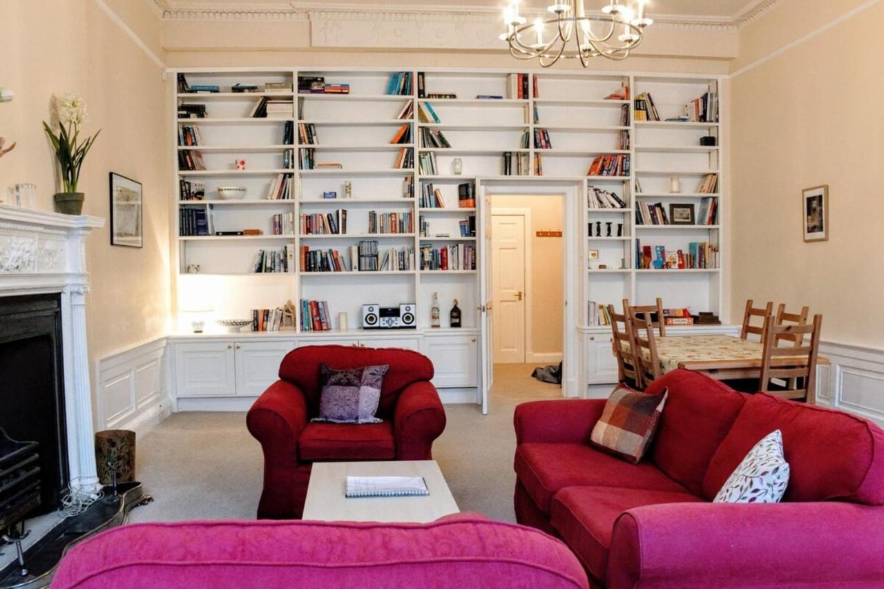 Traditional Georgian Flat In New Town Apartment