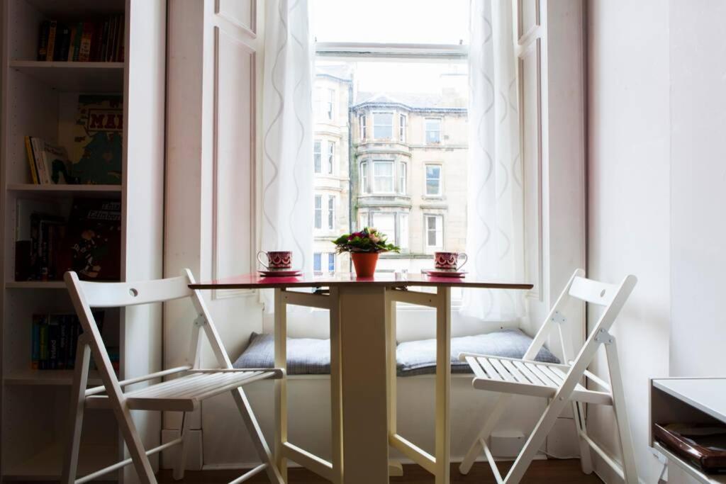 Cosy Flat Next To Cool Neighbourhood Apartment *