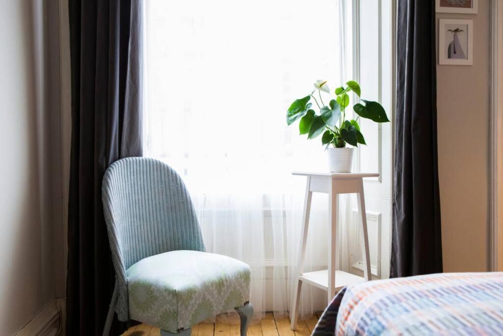 Cosy Flat Next To Cool Neighbourhood Apartment