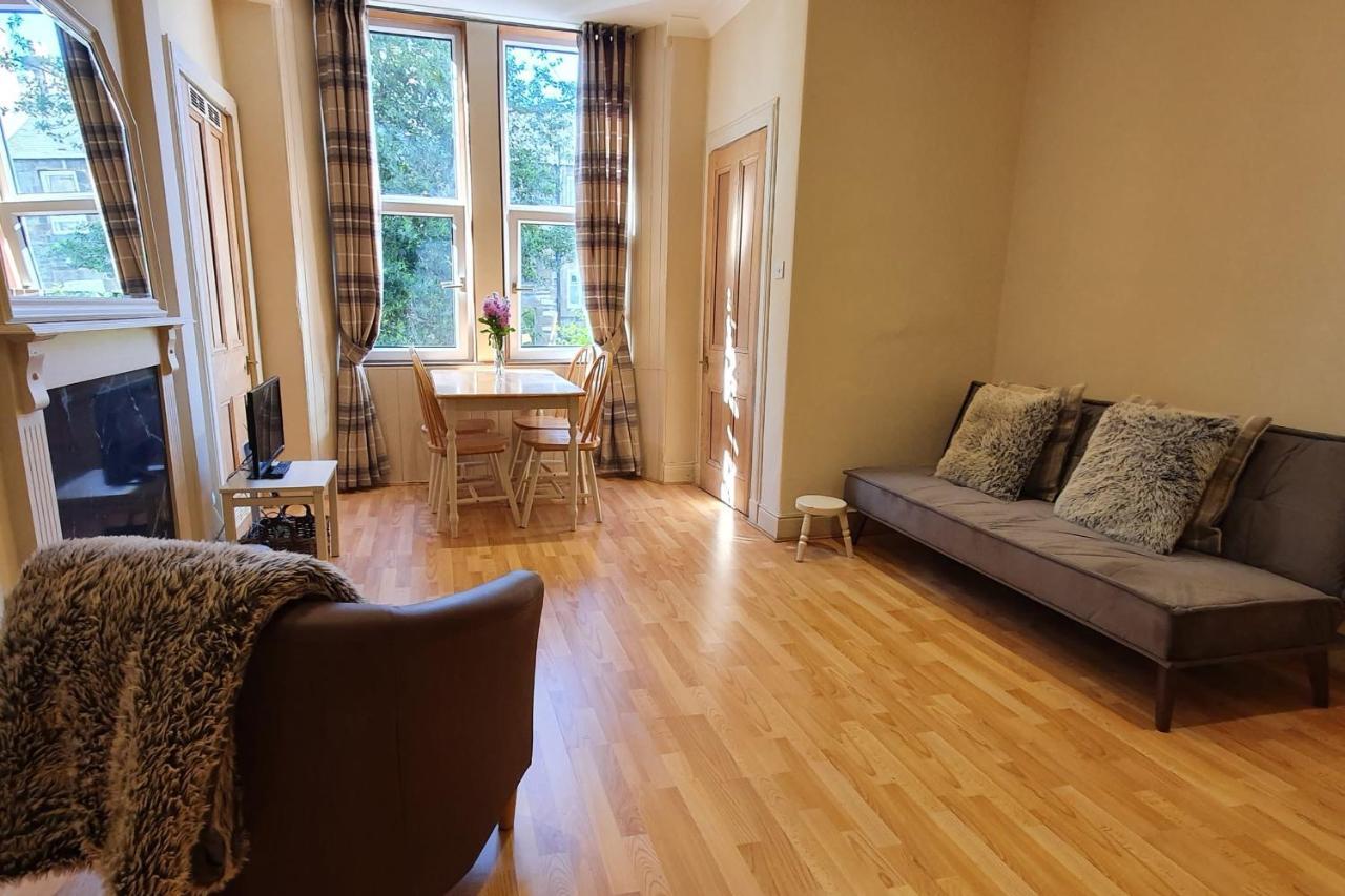 Cosy And Modern In Edinburgh
