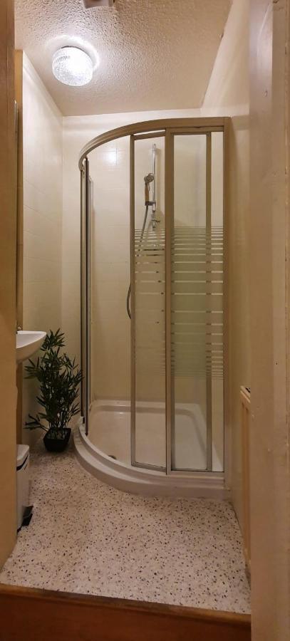 Cosy And Modern In *