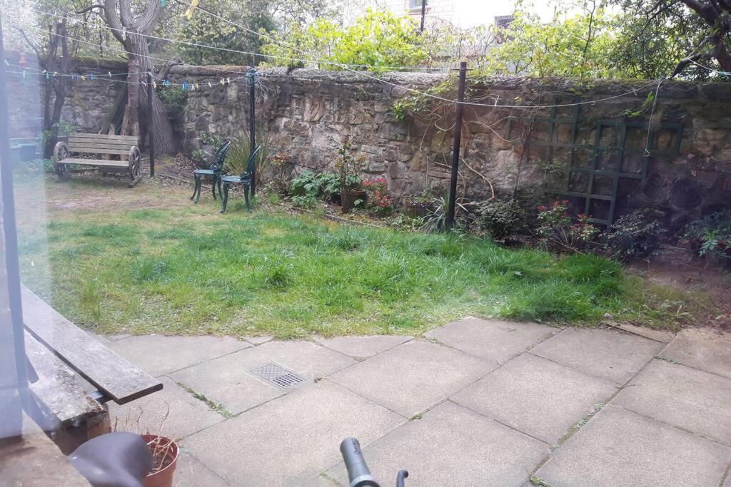 Edinburgh, Portobello, Sunny Beach EDI