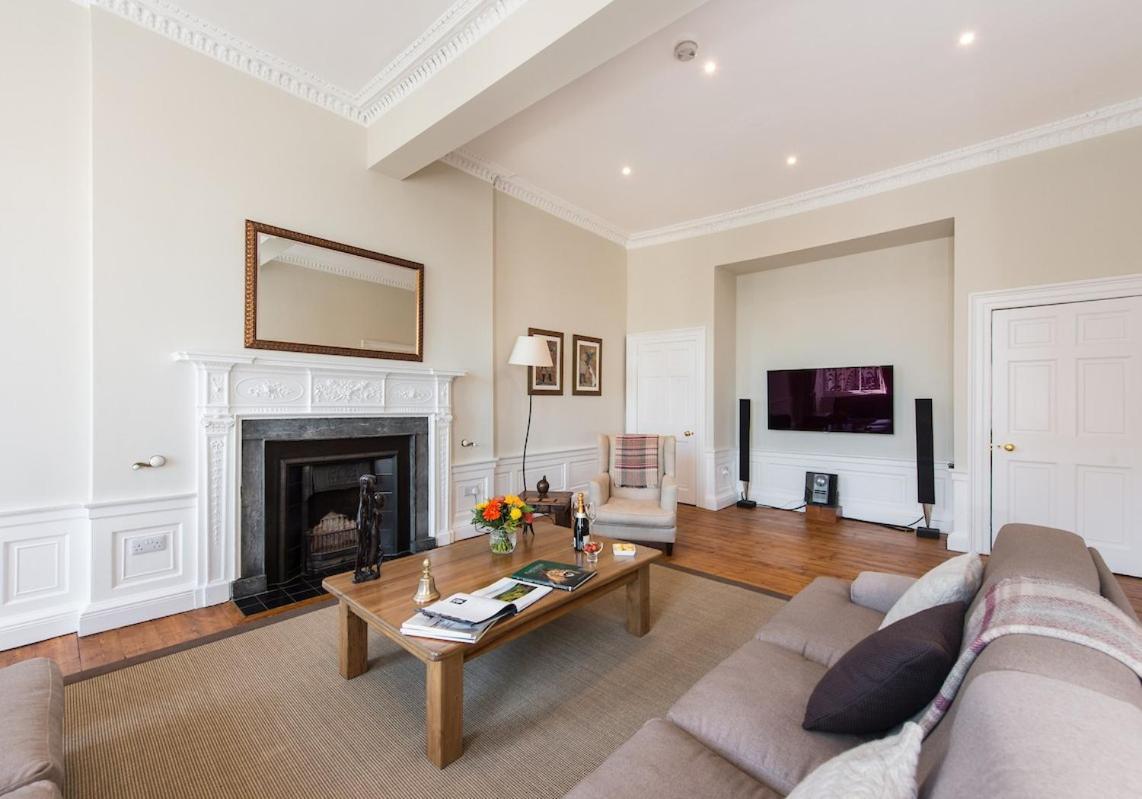 The New Town Idyll @ Dublin Street Apartment