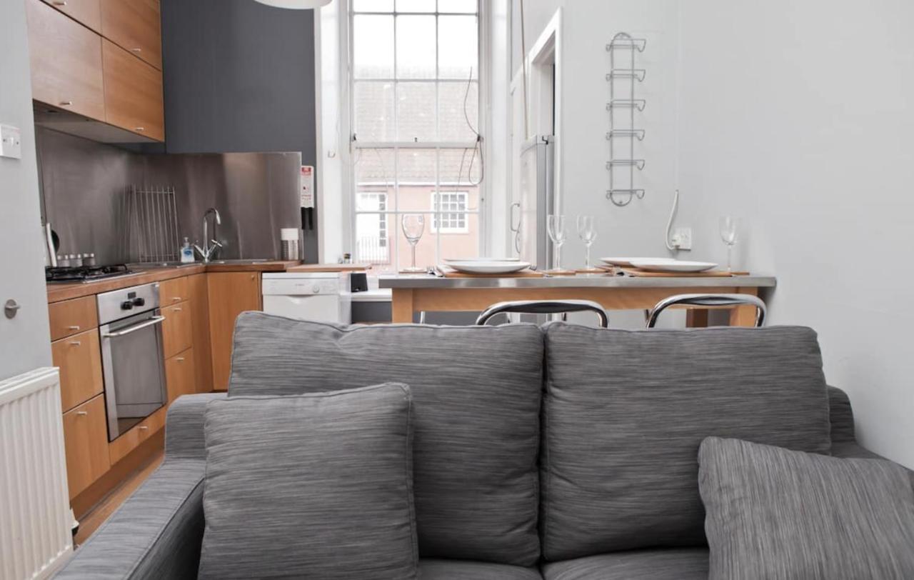 Royal Mile Apartment *