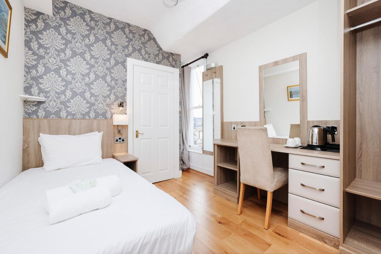 Guest house Castle Street 3*