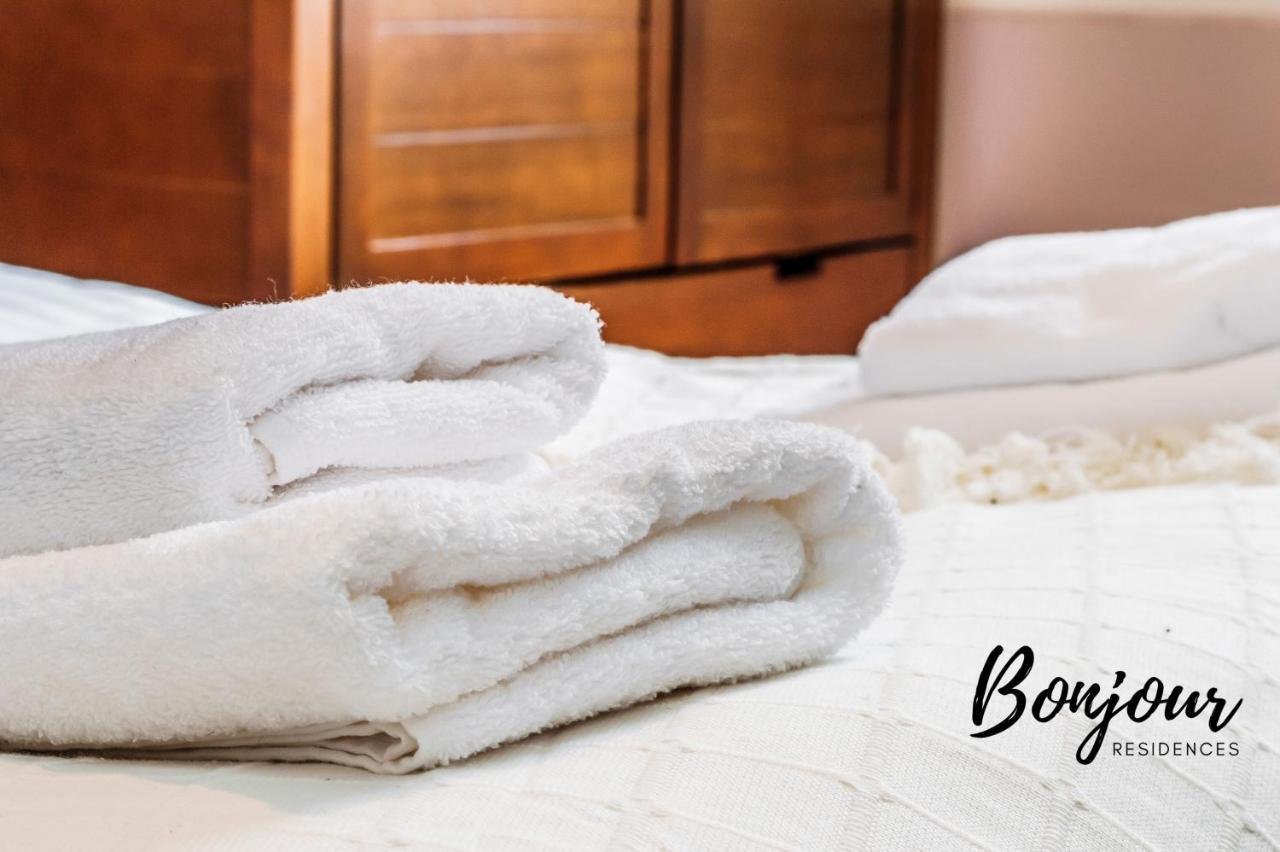 New Town 3br-1ba, St. James Centre - Free Parking By Bonjour Residences Apartment