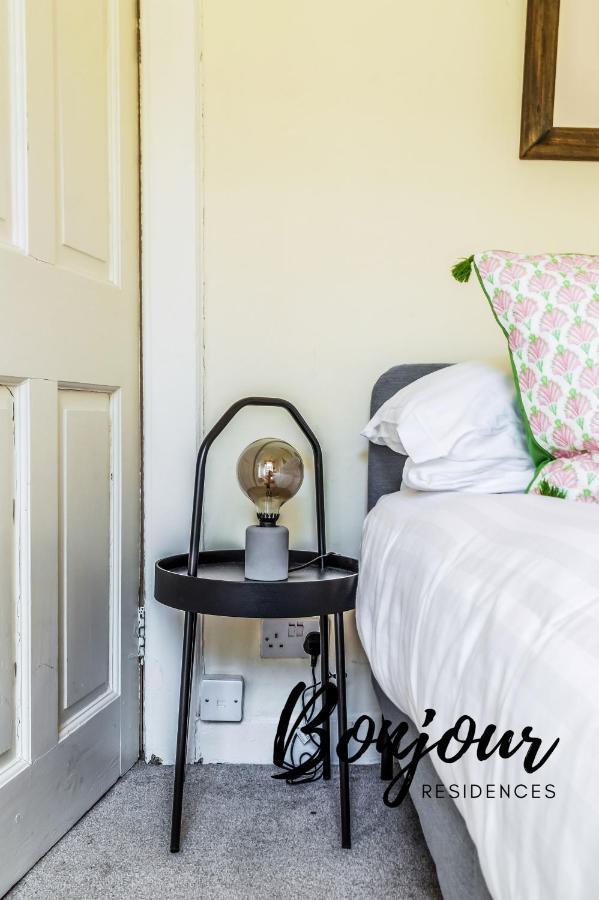 New Town 3br-1ba, St. James Centre - Free Parking By Bonjour Residences *