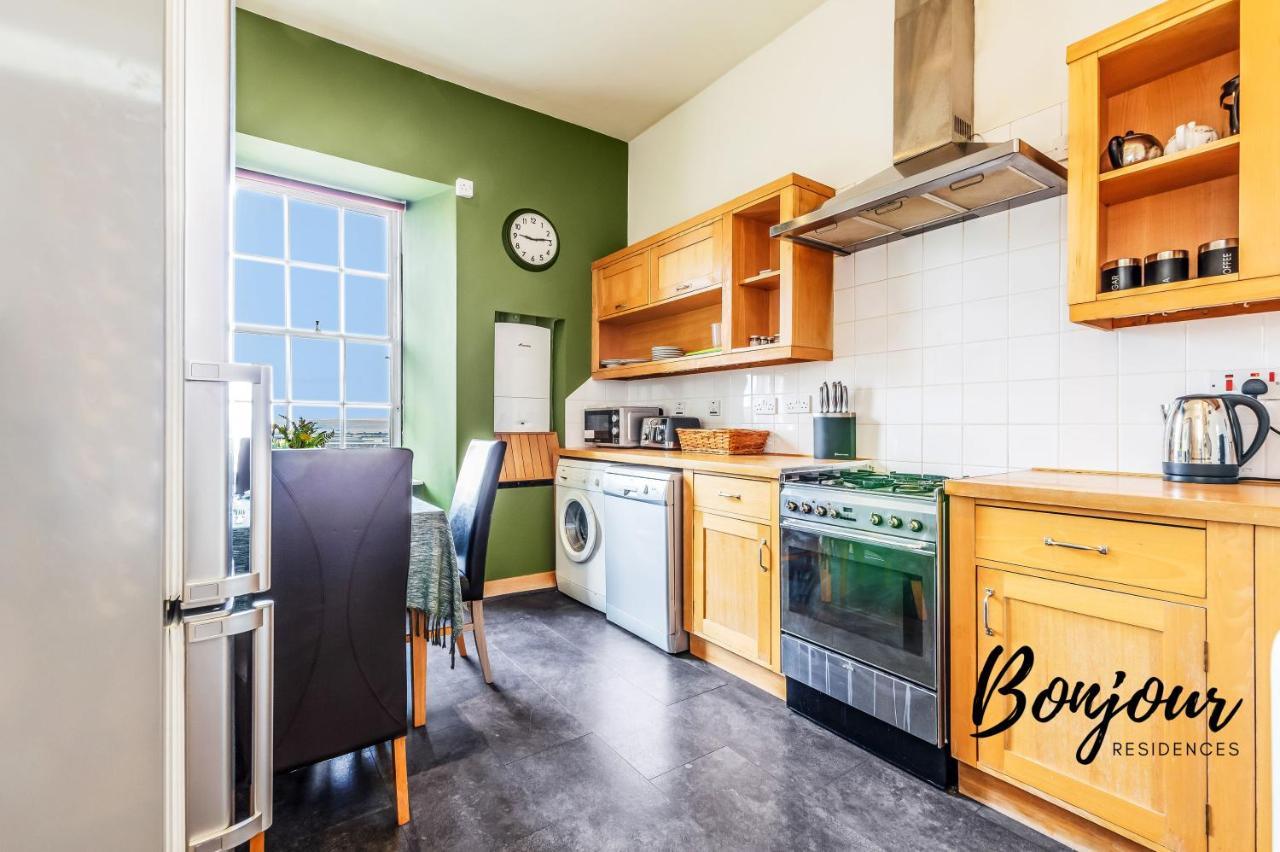New Town 3br-1ba, St. James Centre - Free Parking By Bonjour Residences *