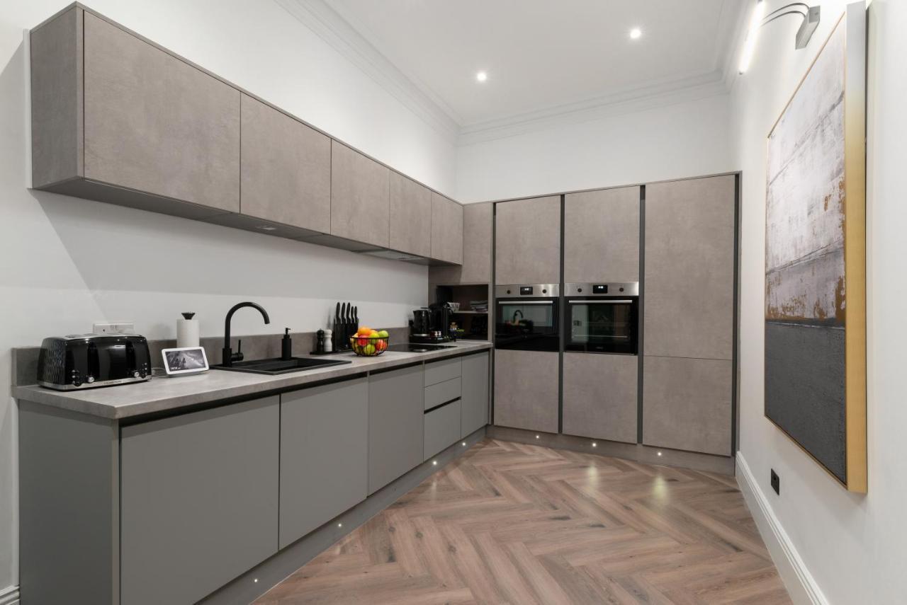 Apartment Luxury Georgian Retreat - Hot Tub - Patio *
