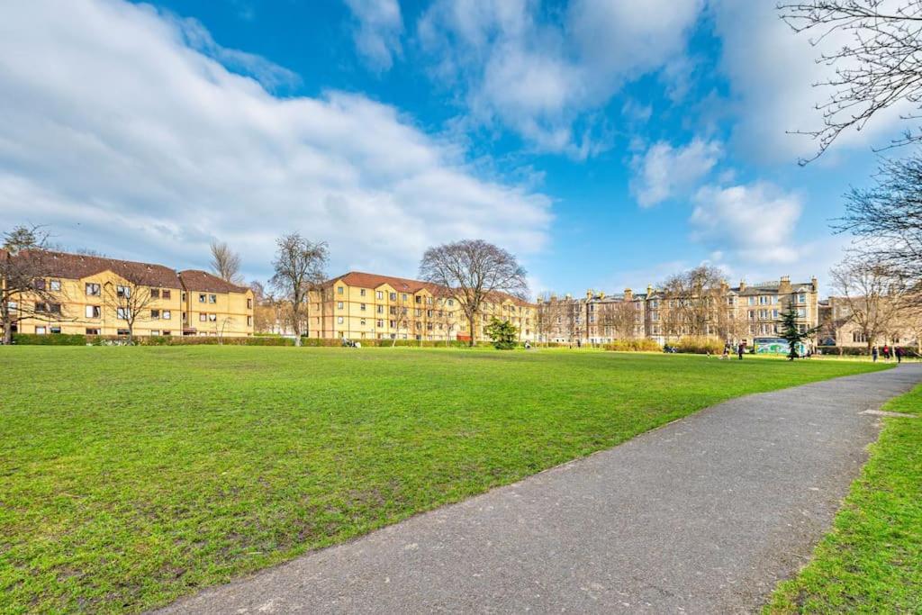 Brunton Gardens, Montgomery Street Apartment