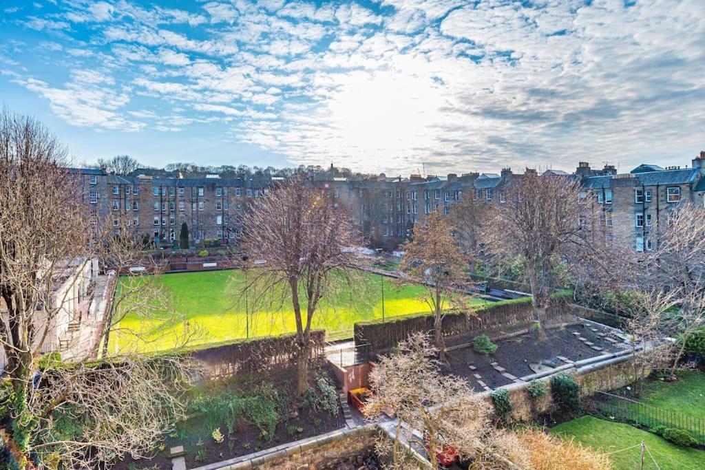 Brunton Gardens, Montgomery Street Apartment *