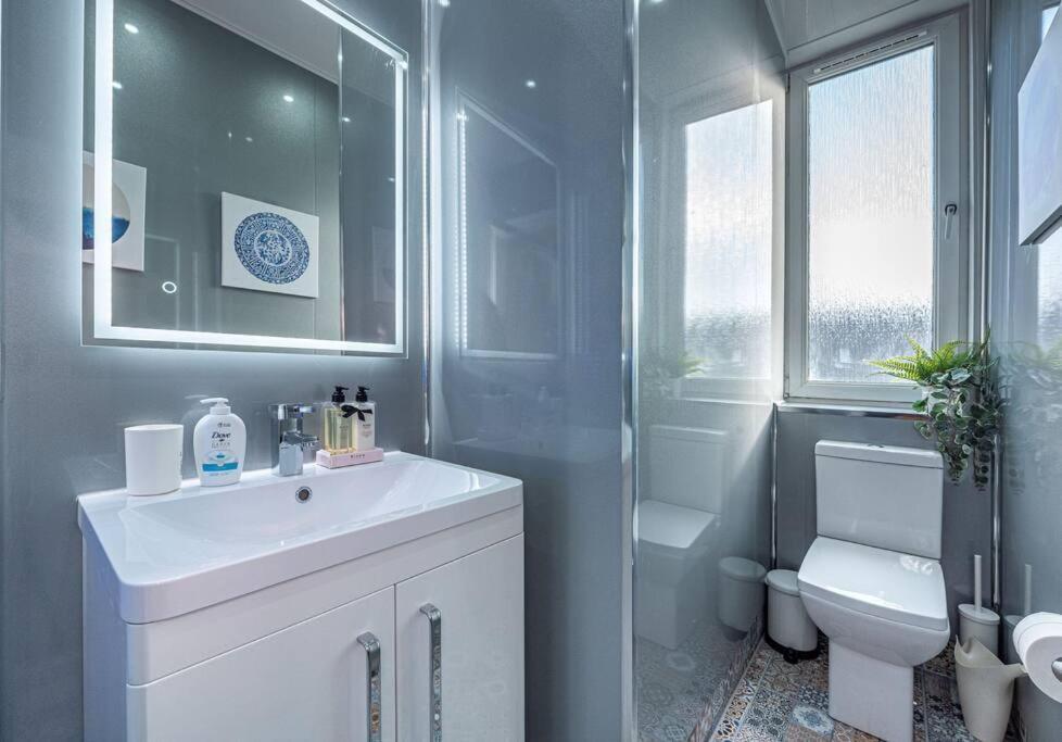 Brunton Gardens, Montgomery Street Apartment
