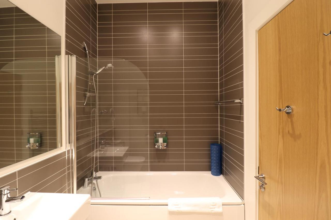 Modern 2bed 2bath Flat Near Princes Street Apartment Edinburgh