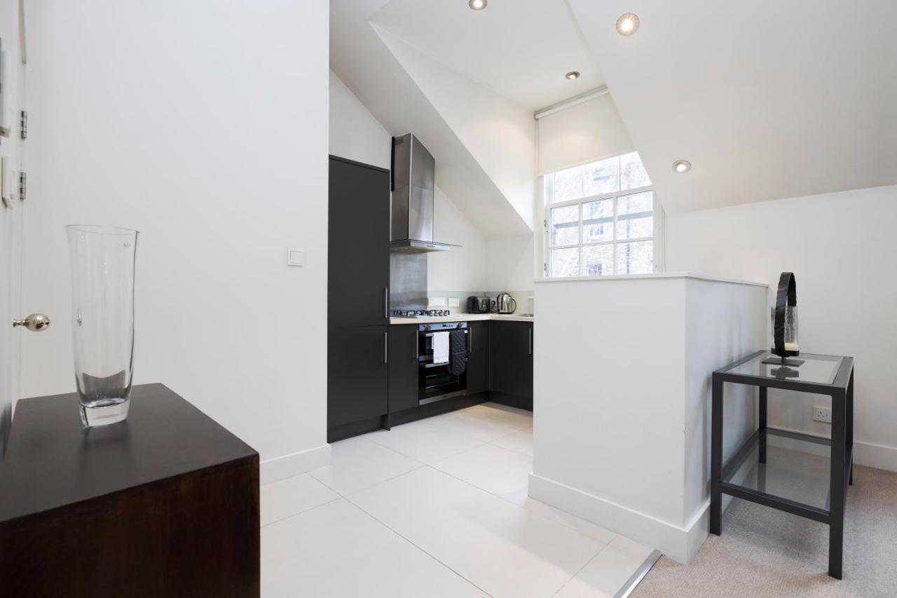 Joivy Contemporary And Vibrant 1br Flat Near Princes Street Apartment Edinburgh