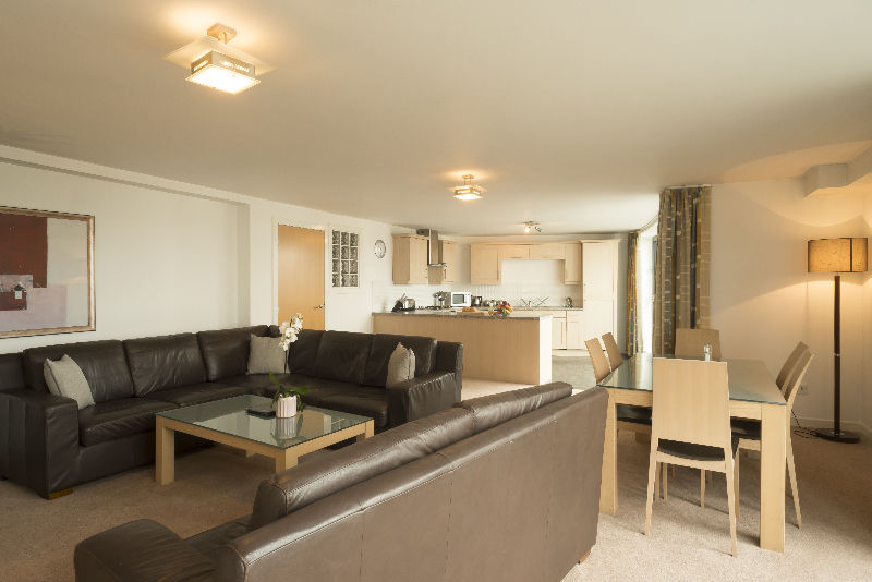 Fountain Court - Eq2 4*