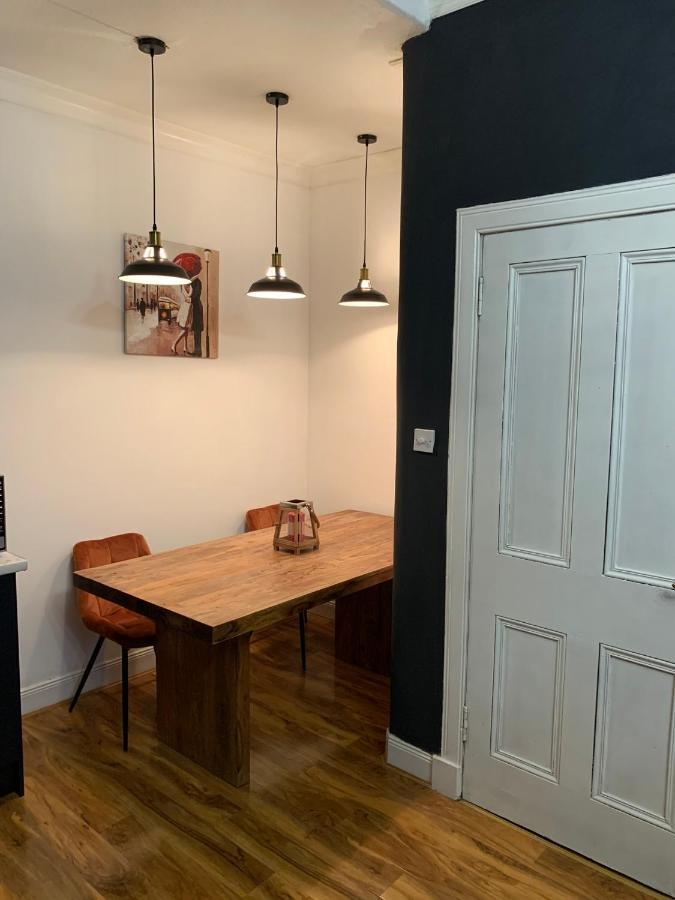 Glamours Stylish Victorian Near Centre Apartment EDI
