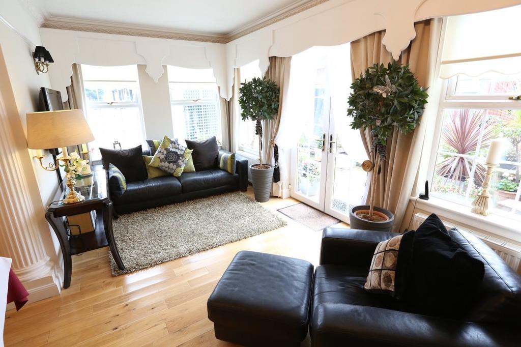 Aaran Guest house 4*
