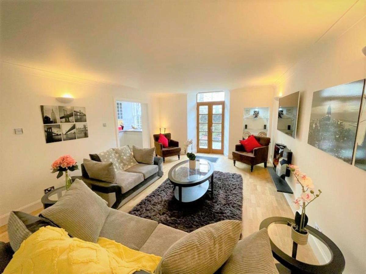 Elite 3 Bed New Town With Private Walled Garden