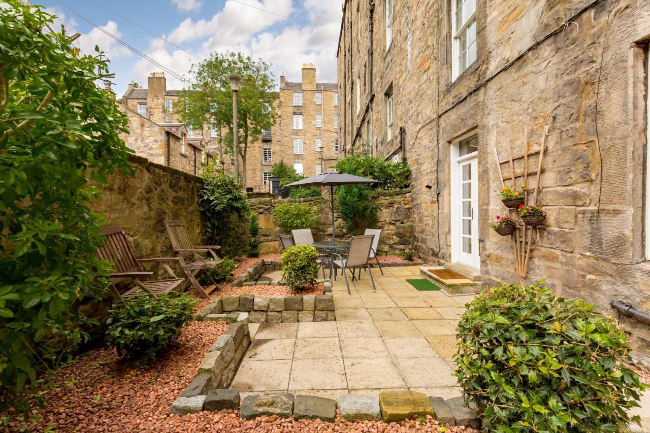 Elite 3 Bed New Town With Private Walled Garden Apartment