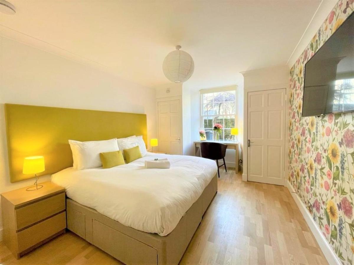 Apartment Elite 3 Bed New Town With Private Walled Garden