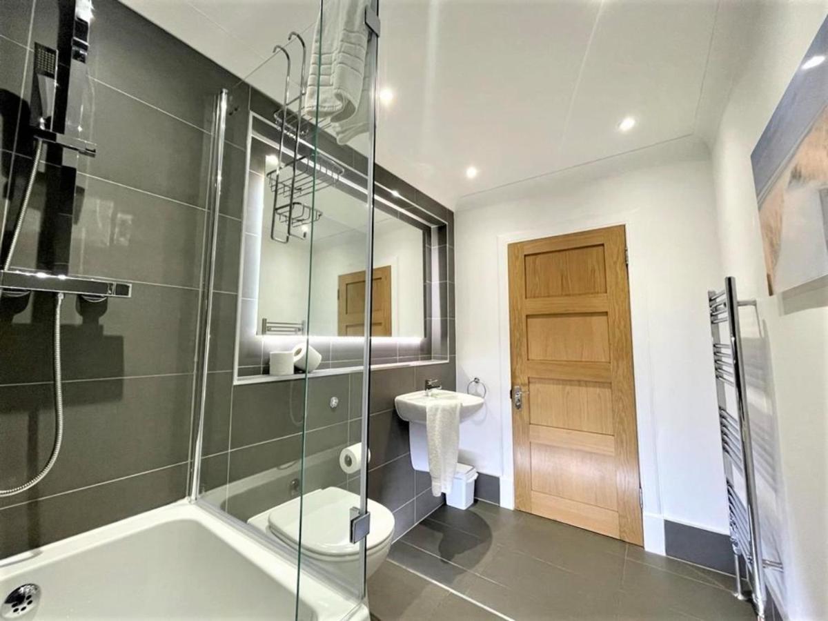 Elite 3 Bed New Town With Private Walled Garden