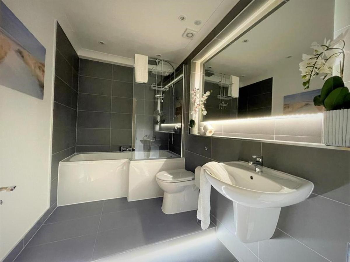 Elite 3 Bed New Town With Private Walled Garden