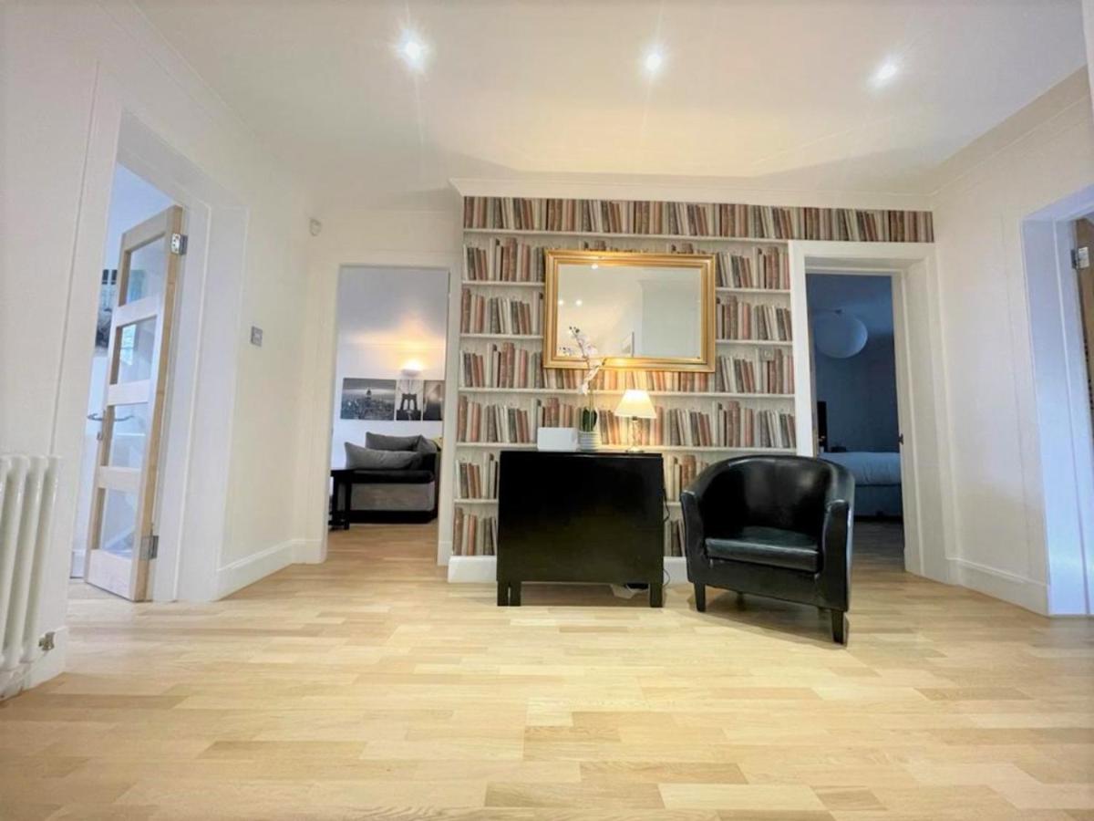 Elite 3 Bed New Town With Private Walled Garden Apartment