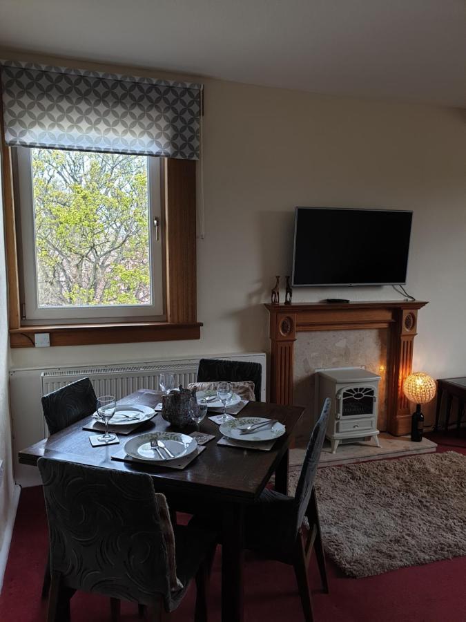 Large 3 Bedroom Apartment/flat In Ideal Location Apartment Edinburgh