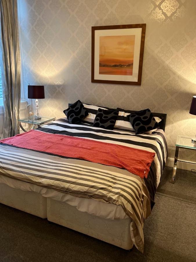 Royal Mile Mansions 2 Bedroom - Centre Apartment *