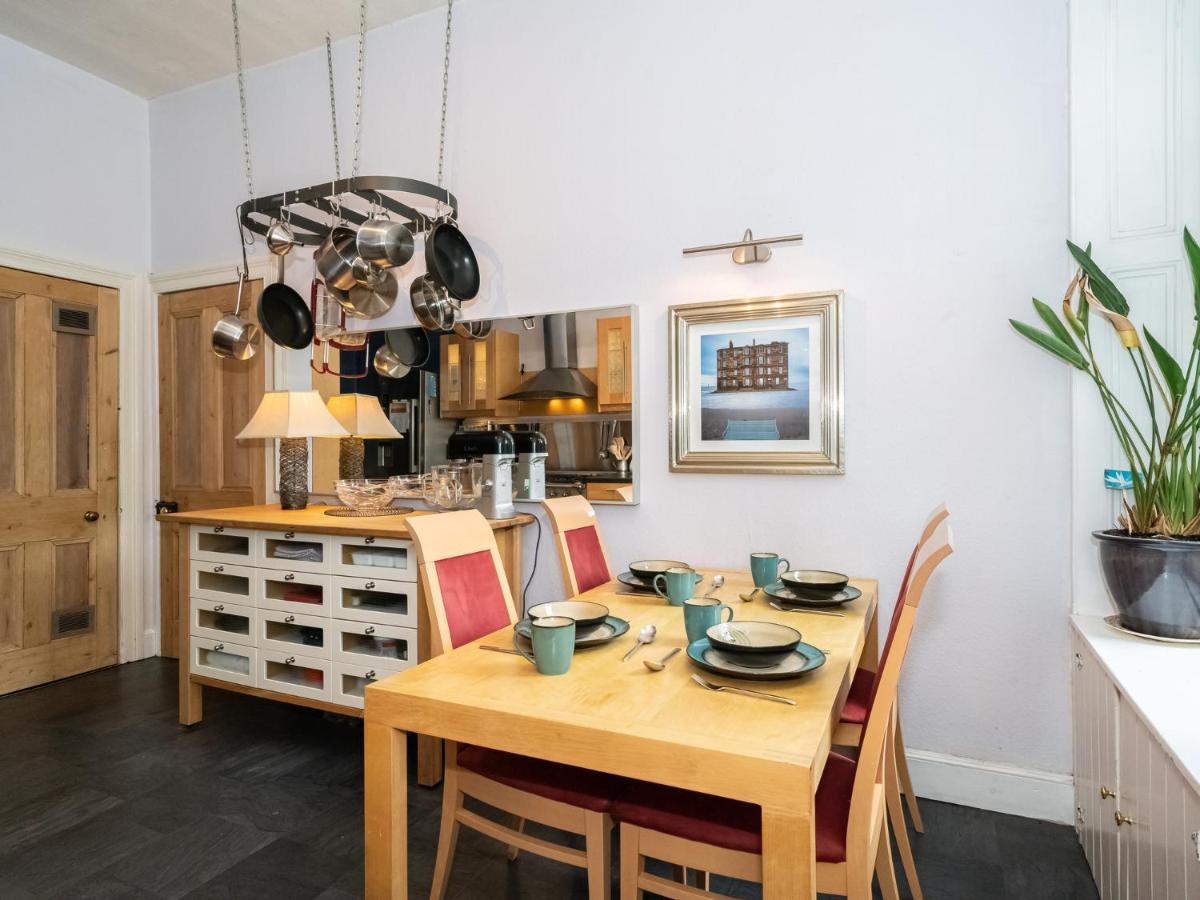 Pass The Keys Quiet 2beds Flat With High Ceilings And Great Views Edinburgh