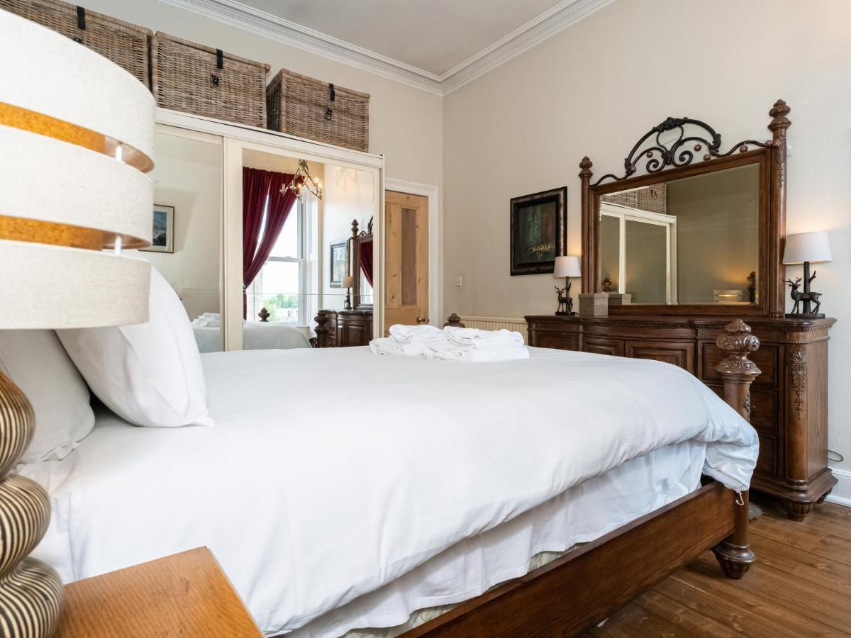 Pass The Keys Quiet 2beds Flat With High Ceilings And Great Views * Edinburgh