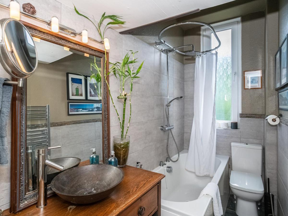 Apartment Pass The Keys Quiet 2beds Flat With High Ceilings And Great Views *