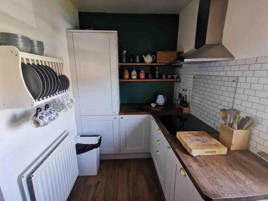 Holiday home 3 Bedroom Well Connected Family Free Parking Edinburgh
