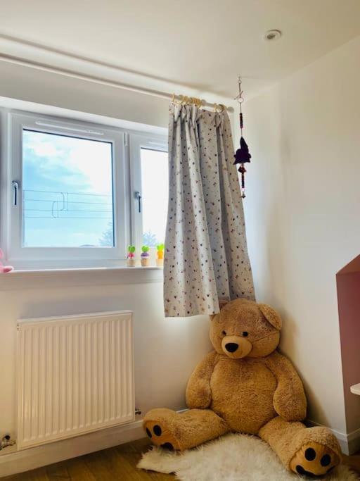 3 Bedroom Well Connected Family Free Parking *