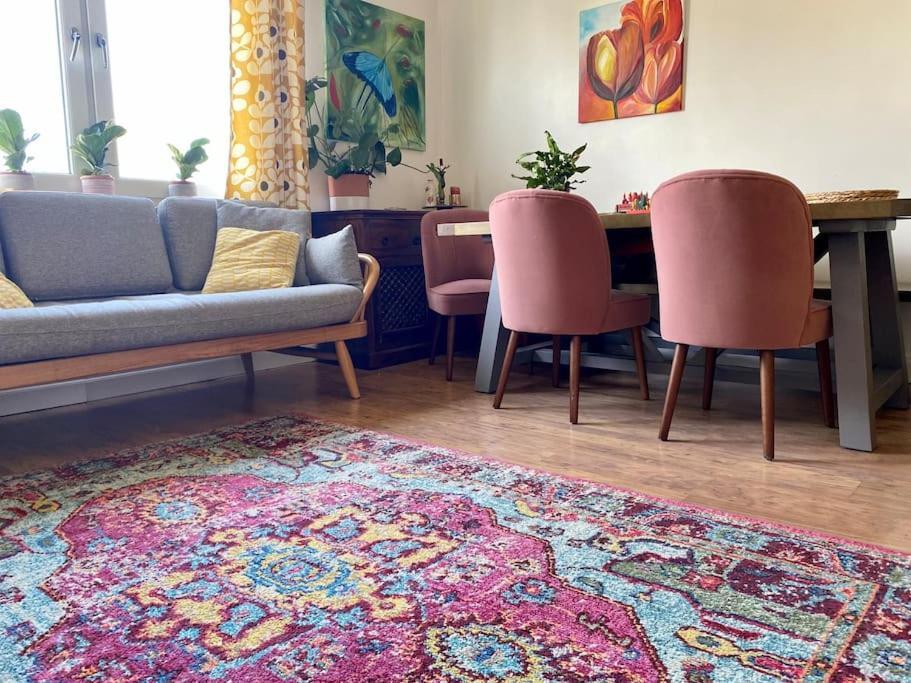 Holiday home 3 Bedroom Well Connected Family Free Parking Edinburgh
