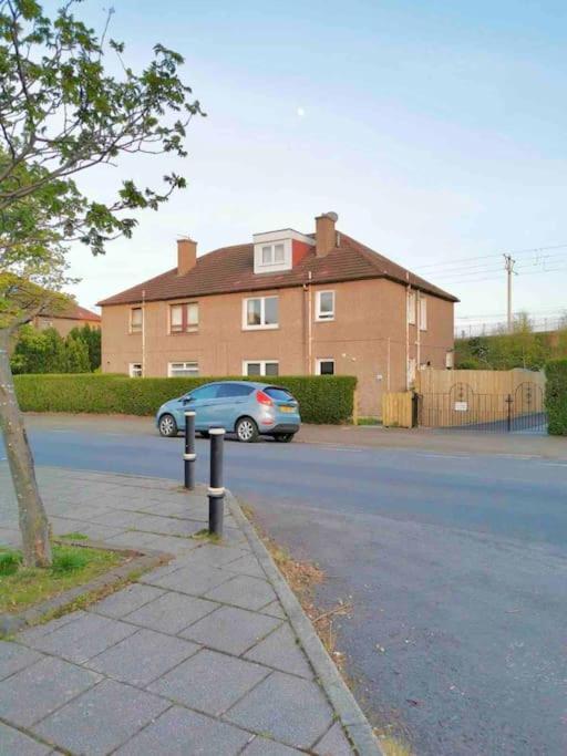 3 Bedroom Well Connected Family Free Parking Holiday home *