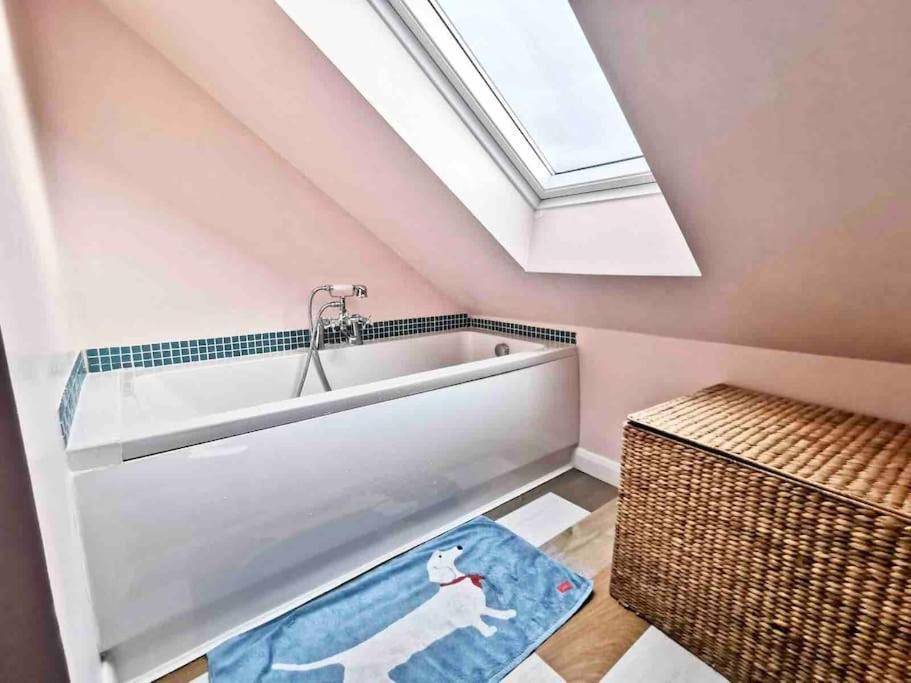 3 Bedroom Well Connected Family Free Parking * Edinburgh