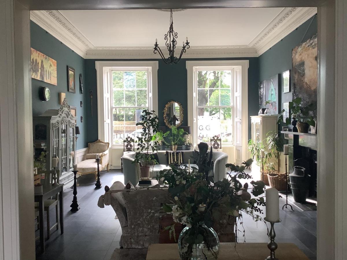 A In The City - West Guest house Edinburgh