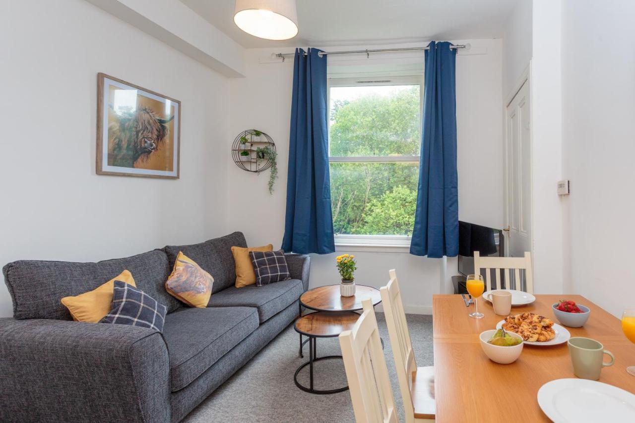 Apartment One Bedroom Just A 10 Min Walk From City Center! *