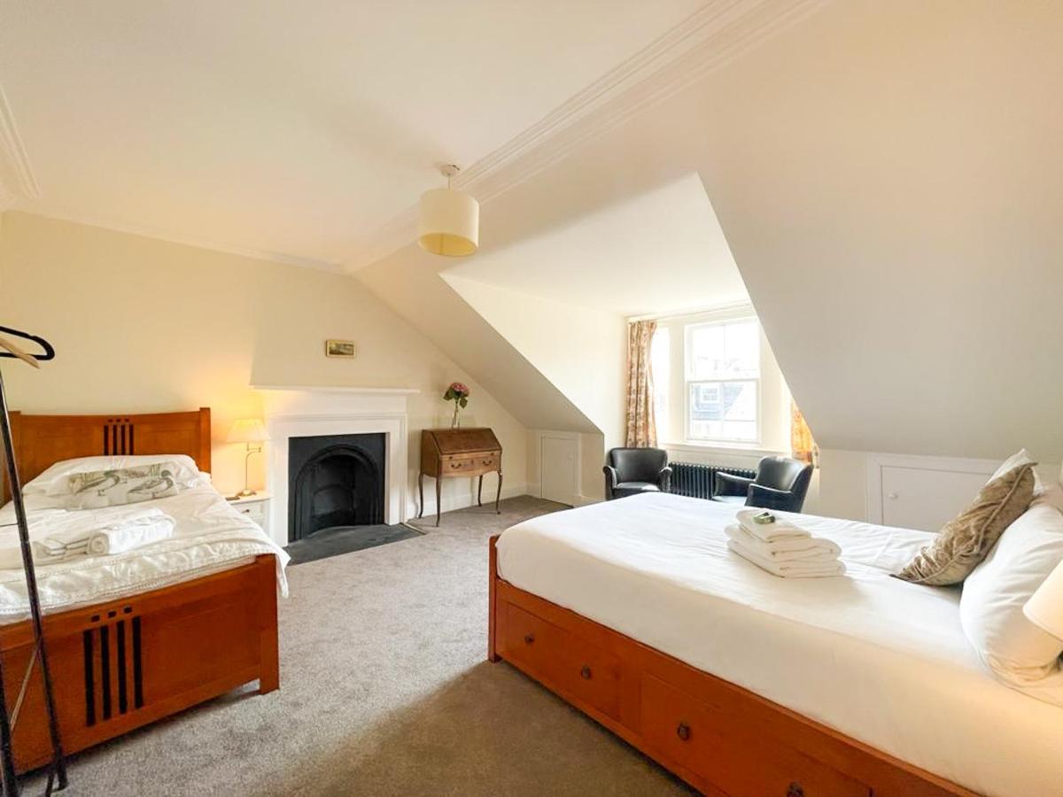 Remarkable 5br Townhouse With Garden, Sleeps 12 Apartment