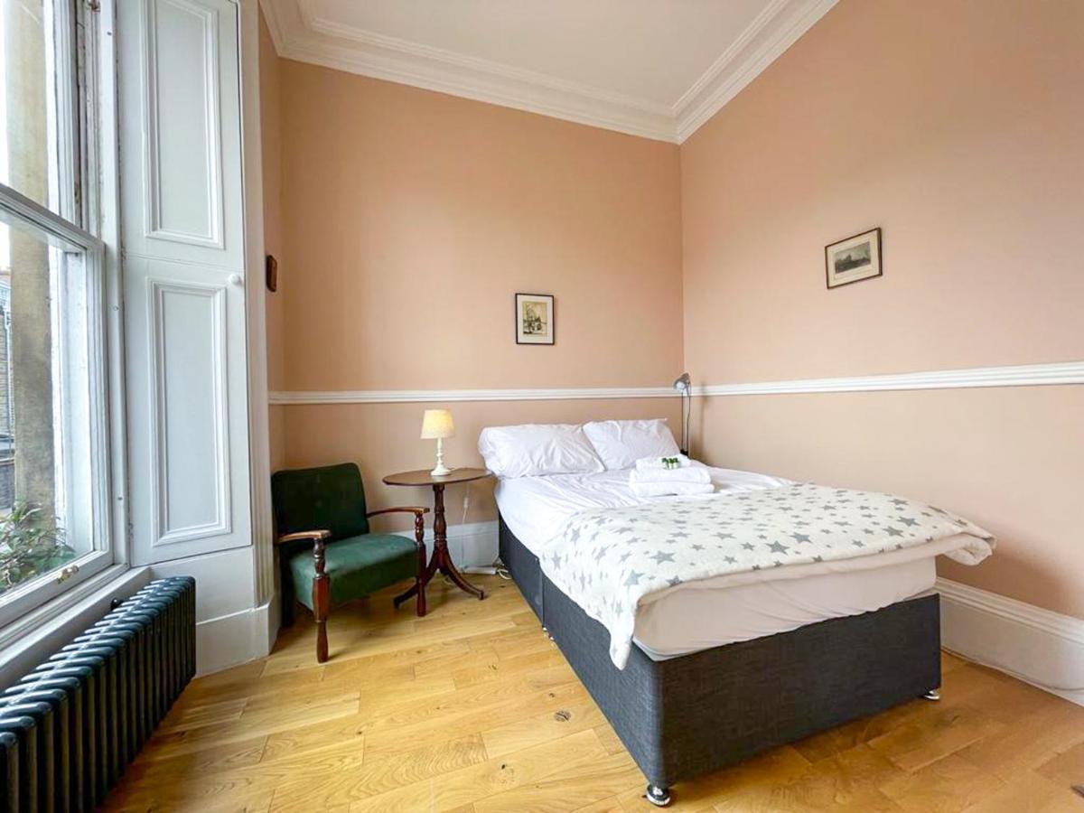 Remarkable 5br Townhouse With Garden, Sleeps 12 Apartment