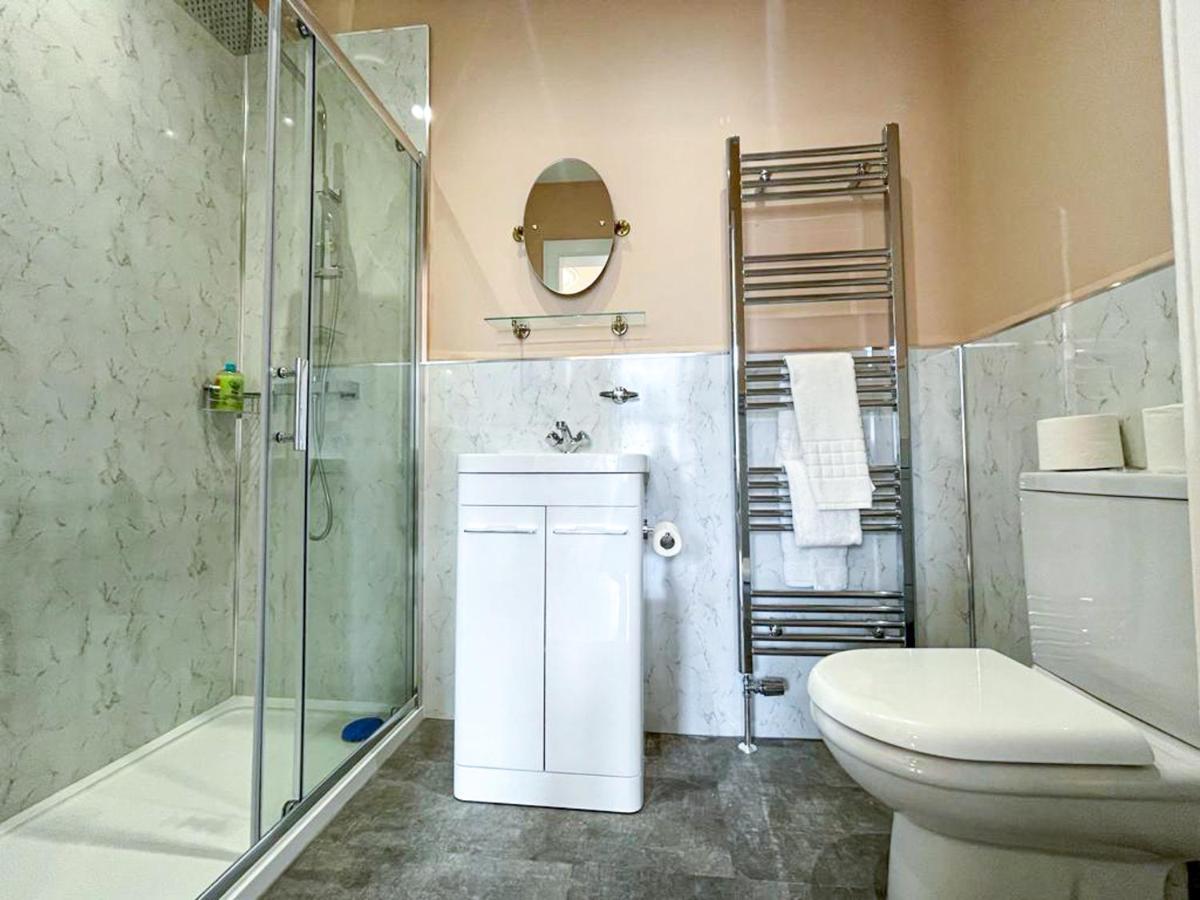 Remarkable 5br Townhouse With Garden, Sleeps 12 *
