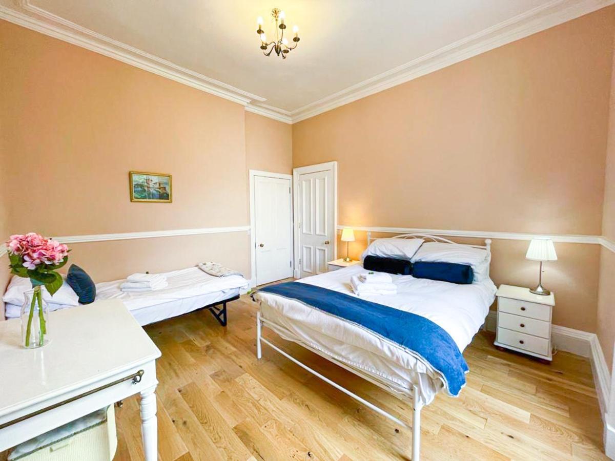 Remarkable 5br Townhouse With Garden, Sleeps 12 * EDI