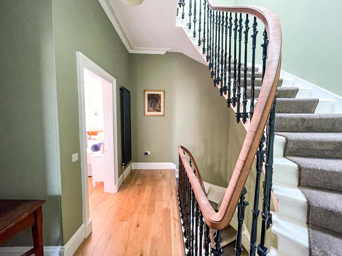Remarkable 5br Townhouse With Garden, Sleeps 12 Apartment *