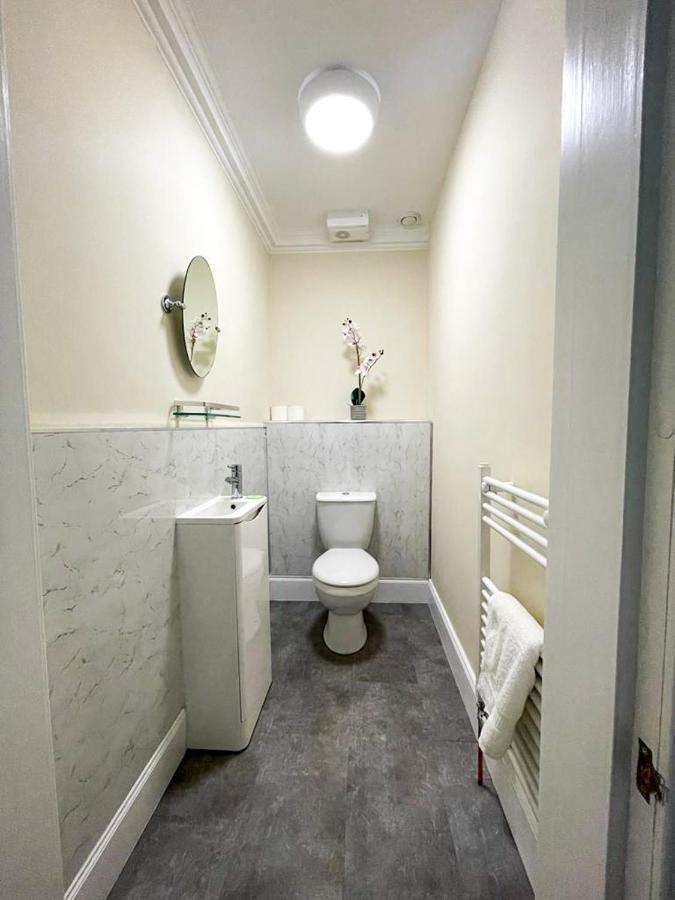 Remarkable 5br Townhouse With Garden, Sleeps 12 Apartment EDI